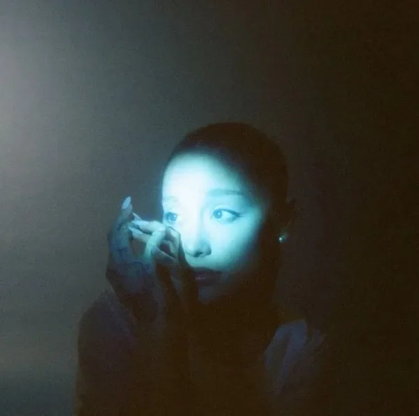 Ariana Grande - Solista - Estados Unidos