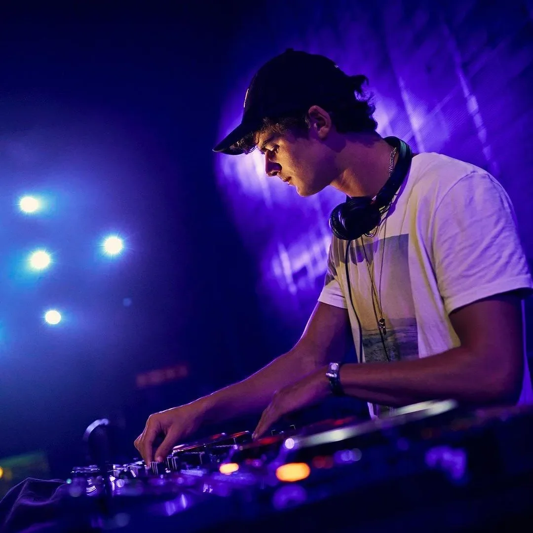 J Ribbon - DJ