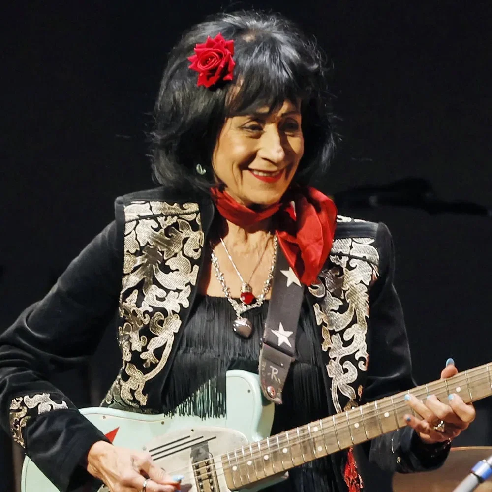 Rosie Flores