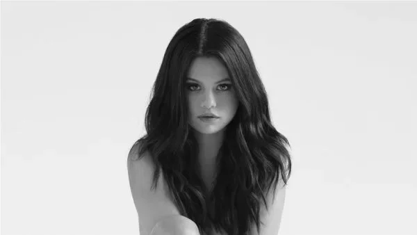 Selena Gomez - Solista