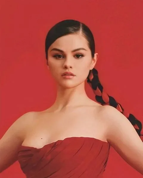 Selena Gomez - Solista