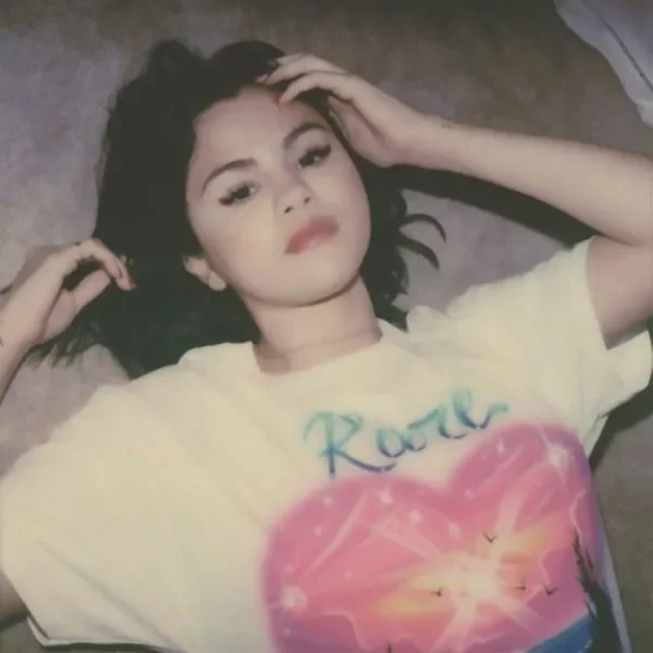 Selena Gomez - Solista