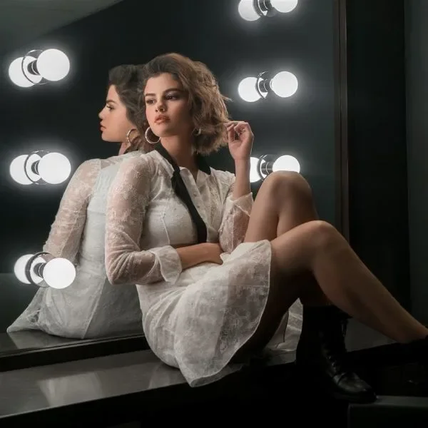 Selena Gomez - Solista