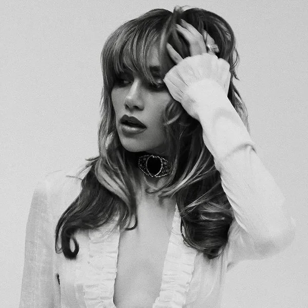 Suki Waterhouse