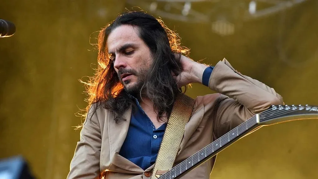 Brian Bell (Brian Kendall Bell)